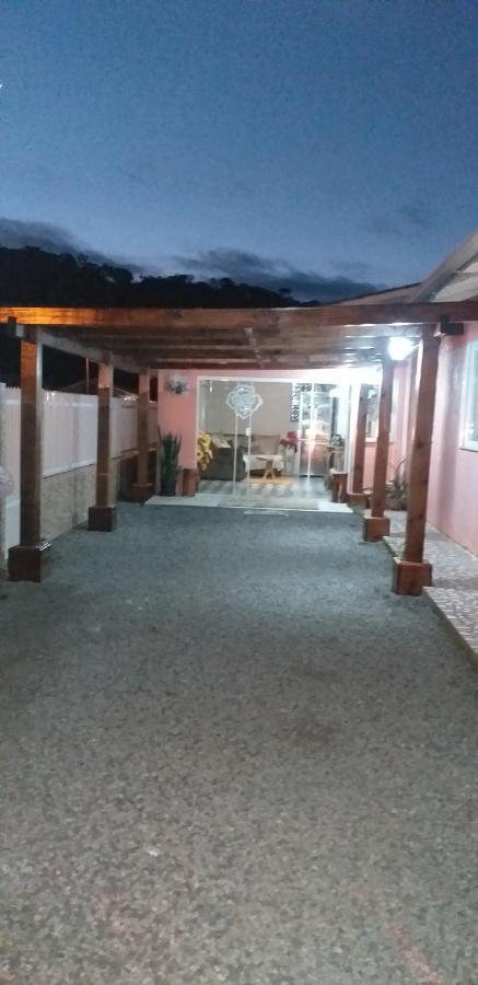 Casa De Temporada Familiar Hotel Урубиси Екстериор снимка